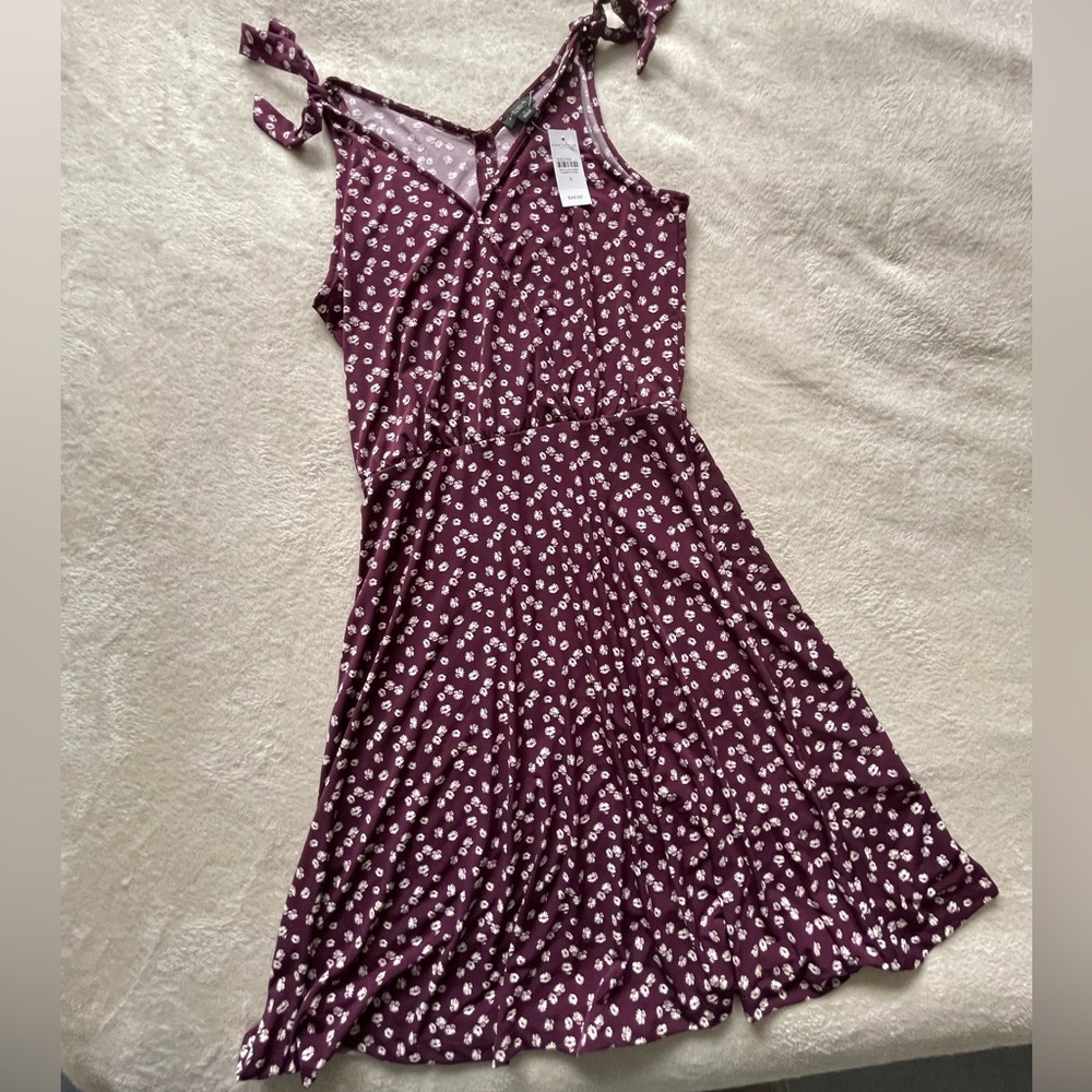 Ann Taylor NWT Stretch Knit Maroon and White Floral Tie Strap Swing Dress